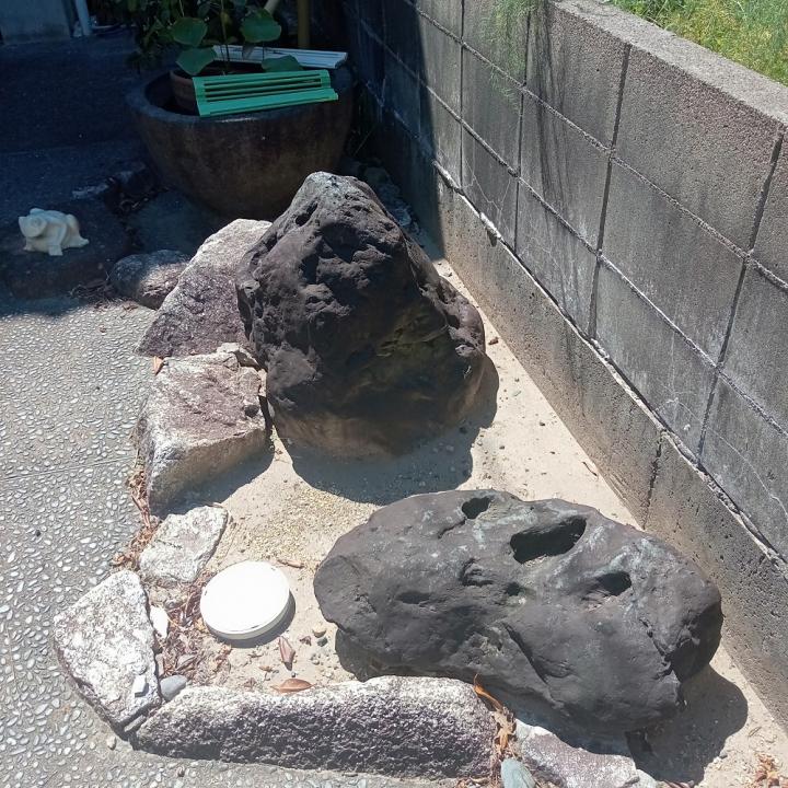 八海山産の庭石