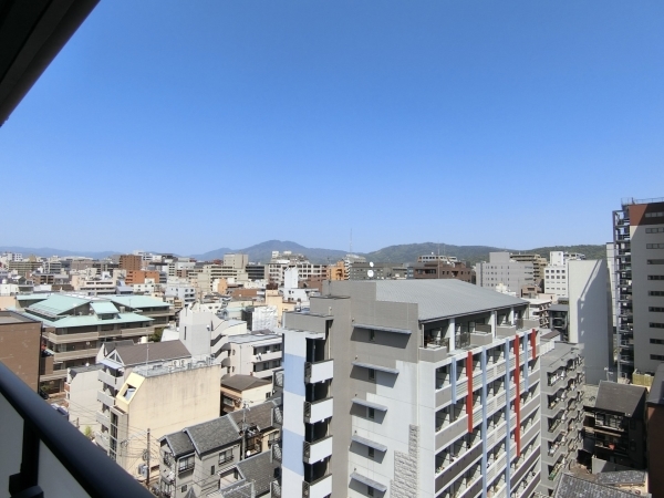 バルコニーからの眺望（北向き）、眺望に関しては永続的に保証されるものではありません。