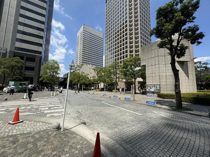 アートの町天王洲。ボンドストリートが裏手にある立地。無機質さはなく、旅行にきた気分になります。