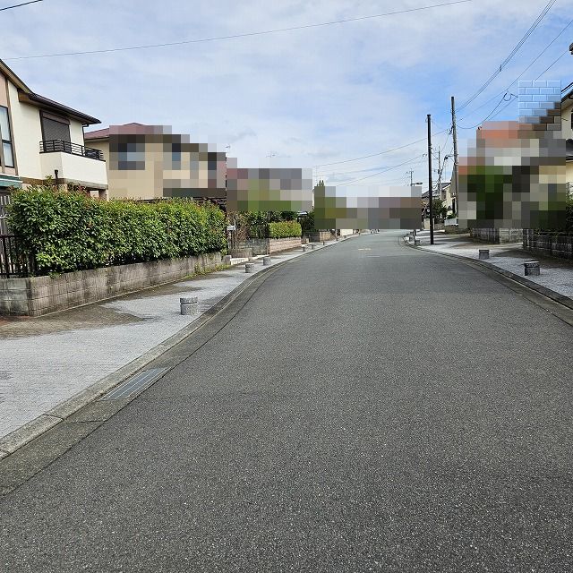 前面道路歩道含む約１１ｍ