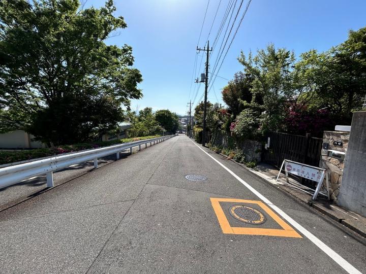 前面道路幅員約8mです。