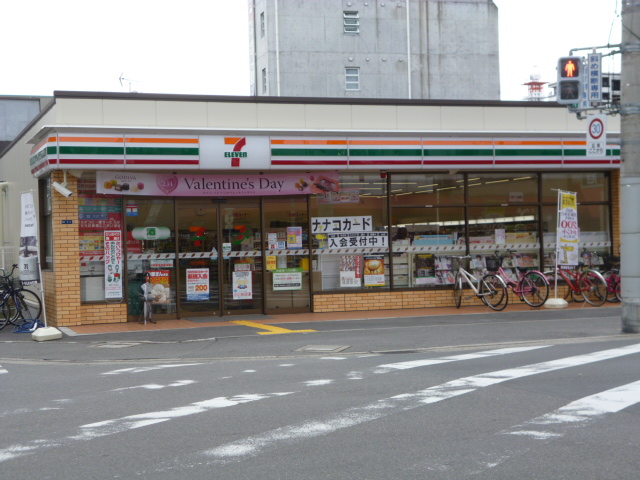 ■セブンイレブン守口市駅西店…約208m