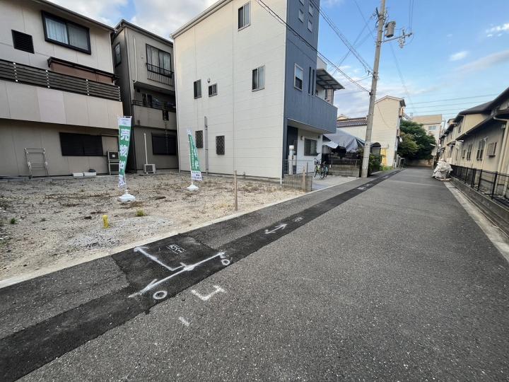 【前面道路含む現地写真】