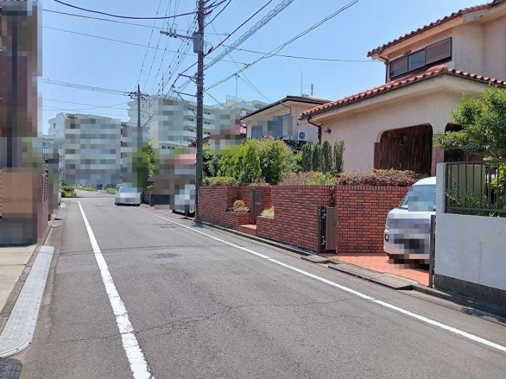 前面道路含む外観