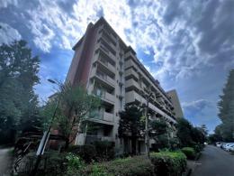 西原グリーンハイツ５号棟の外観