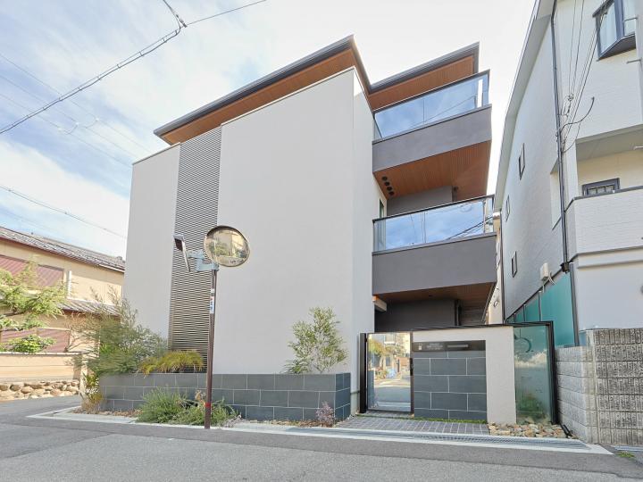 住友林業施工の「長期優良住宅」です！エレベータ付き3階建！