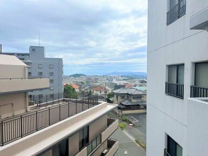 明石海峡大橋を眺めれます。