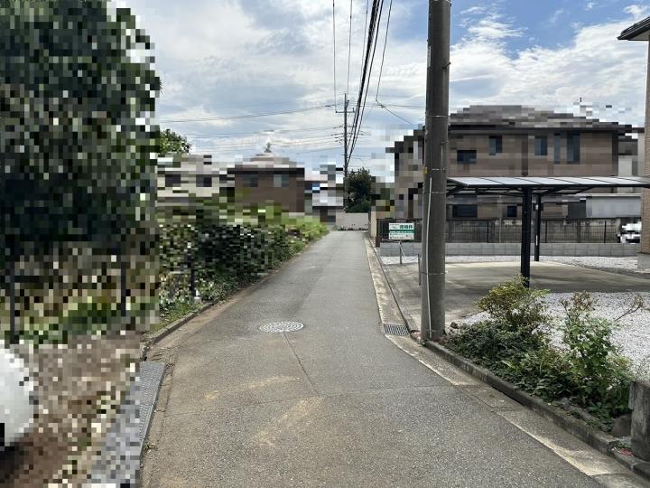 前面道路（北側から）