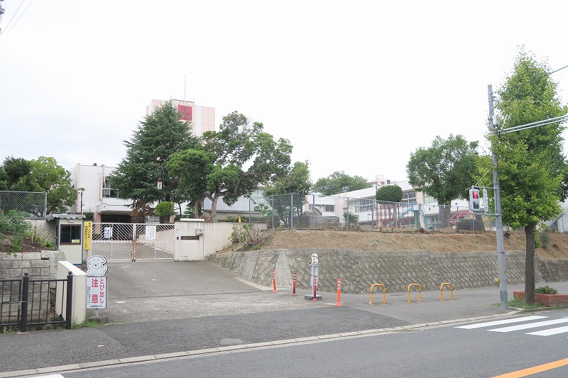 大阪狭山市立南第一小学校まで徒歩約8分（約620ｍ）