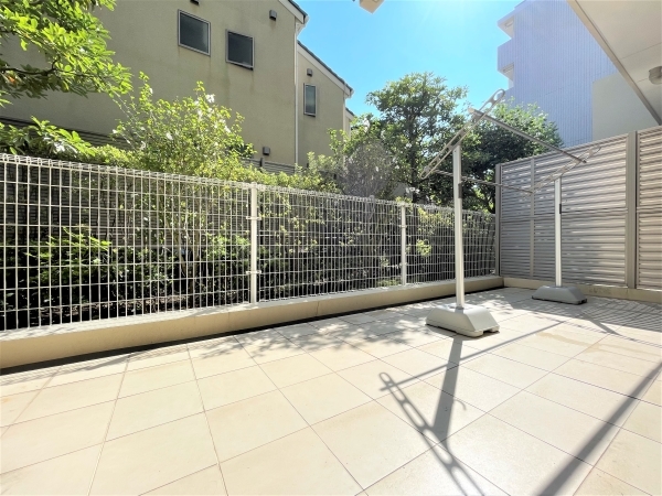 奥行約3mのテラスにはスロップシンクを完備