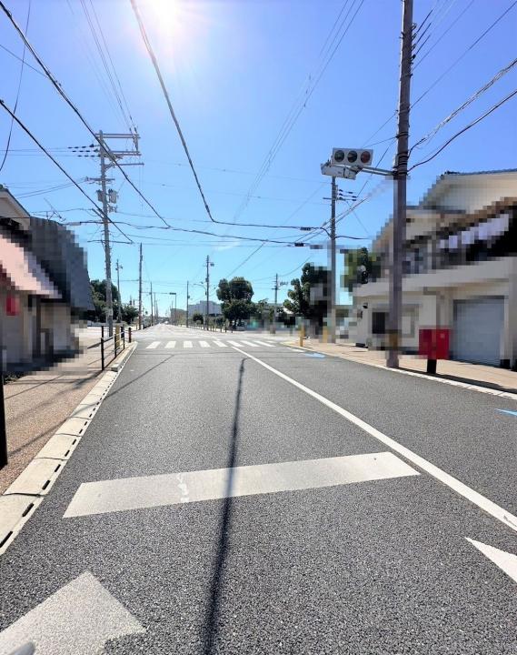 前面道路幅員約１３ｍ（歩道含む）