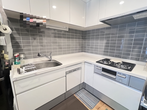 収納豊富なキッチン