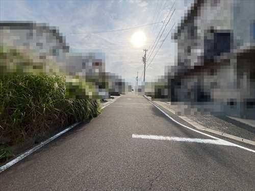 前面道路（２０２４年１０月撮影）