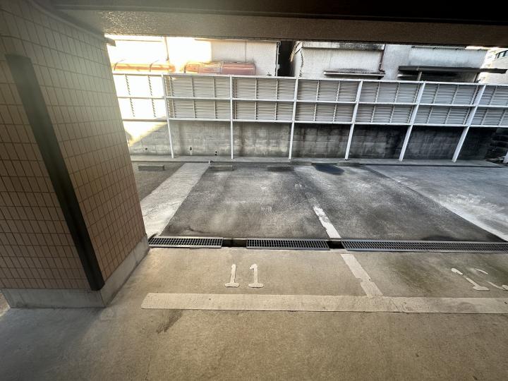 敷地内駐車場です。