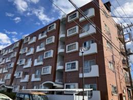 京王めじろ台マンション　E棟の外観
