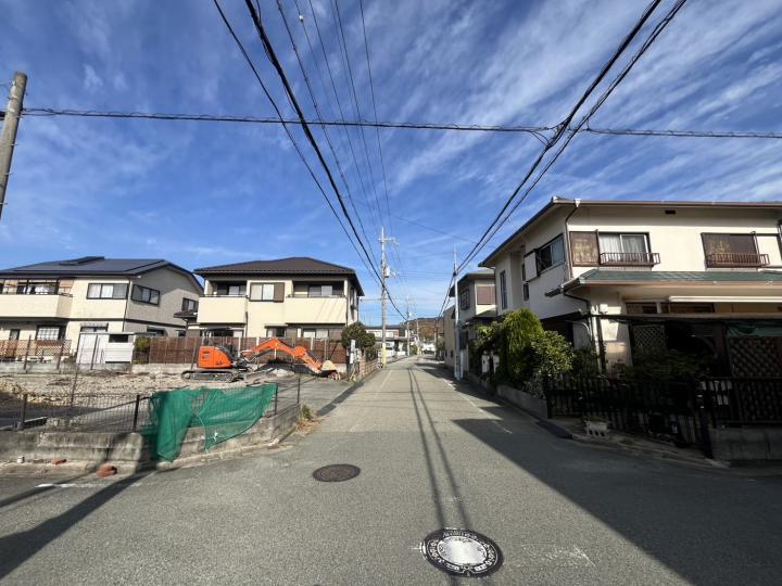 東側道路を北向きに撮影したものとなります！