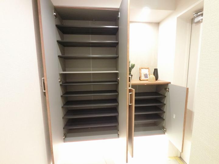 下足入れ