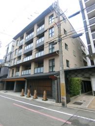 パラドール四条烏丸グレイスの外観