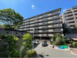 苦楽園ヒルズ一号棟の外観
