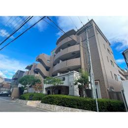 グローバル宝塚小林の外観