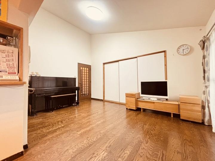 約12.5畳のリビングです。