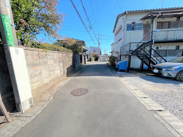 南側前面道路です。