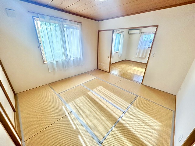 2階　和室8帖/押入2箇所