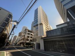ピアース新宿三丁目の外観