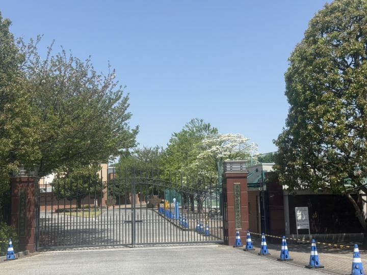 明治大学付属明治高等学校　車約9分