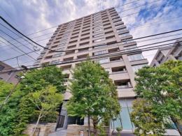 ブランズ四番町の外観