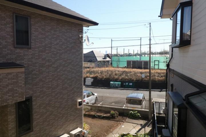 敷地内からランドマークタワーが見えます。