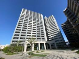 クレストシティタワーズ横浜の外観