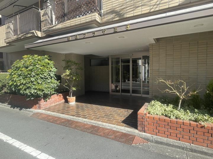 マンションエントランス