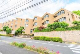 ベルテ中野江古田Bウイングの外観