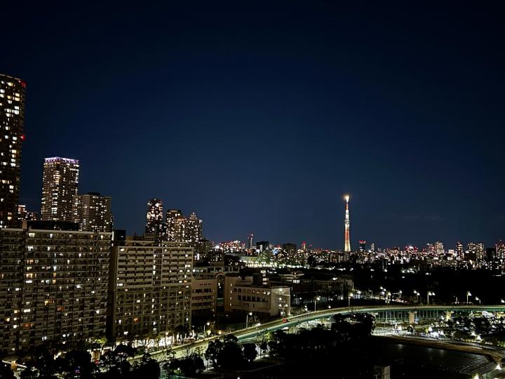 バルコニーからの眺望（夜景）