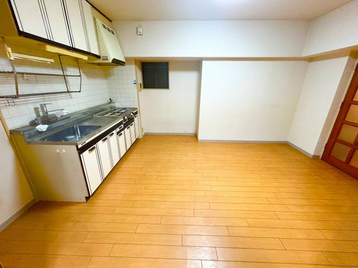 風呂、トイレが一体になっております。