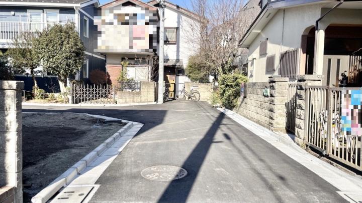 南東側道路