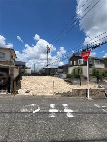 東側前面道路（２０２５年１月撮影）