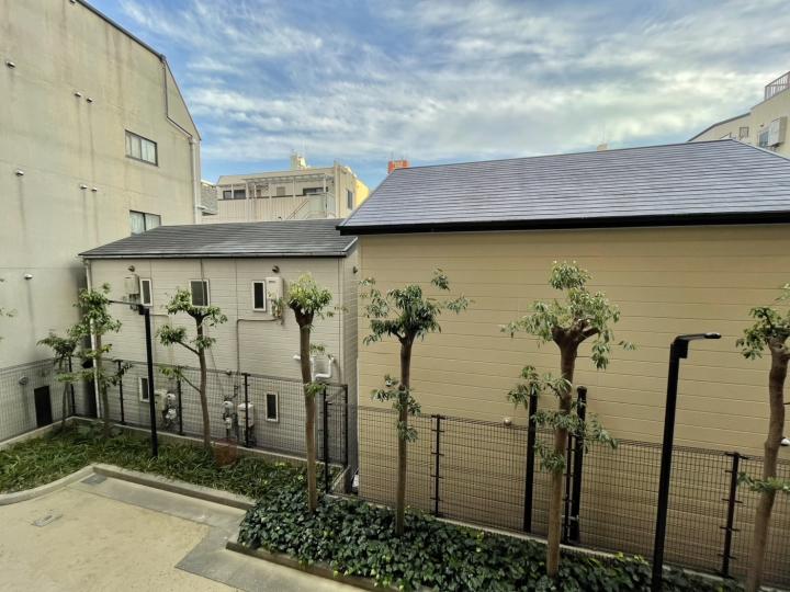 ■バルコニー側は、敷地内の広場となっており、建物が隣接して建っておりません