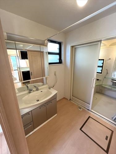 １階洗面化粧台