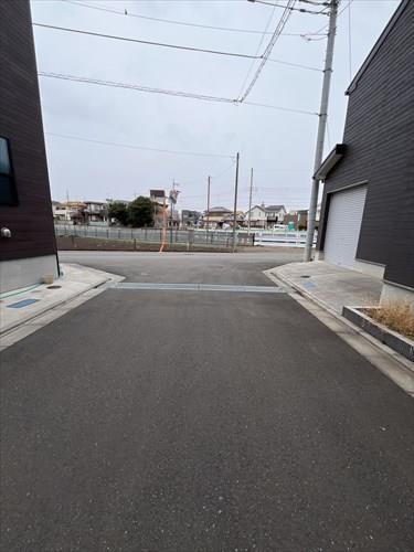 ≪西側前面道路②≫撮影年月２０２４年３月