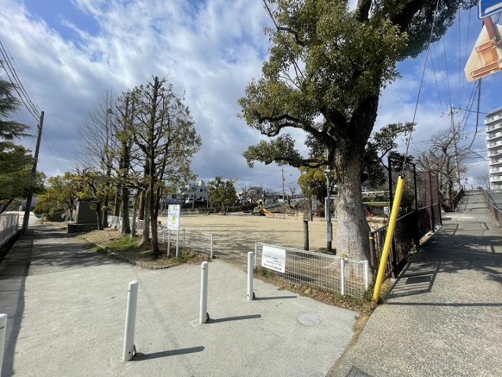 三島公園約１３０ｍ