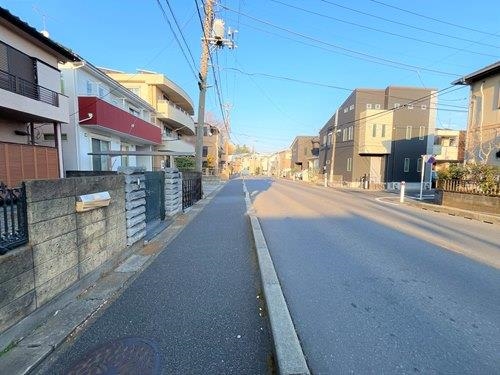 【現地前面道路２０２５年２月撮影】