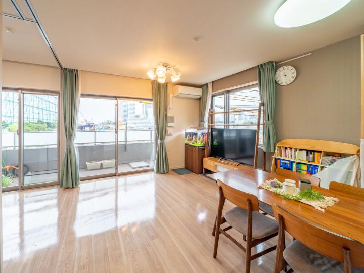 階下は、エントランスになっております。