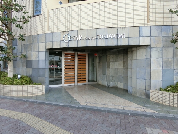 エントランス前