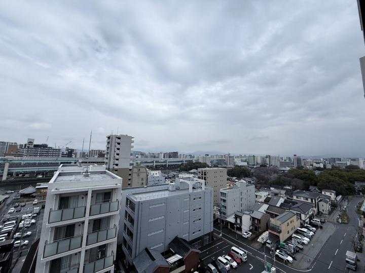 北東側向きのバルコニー