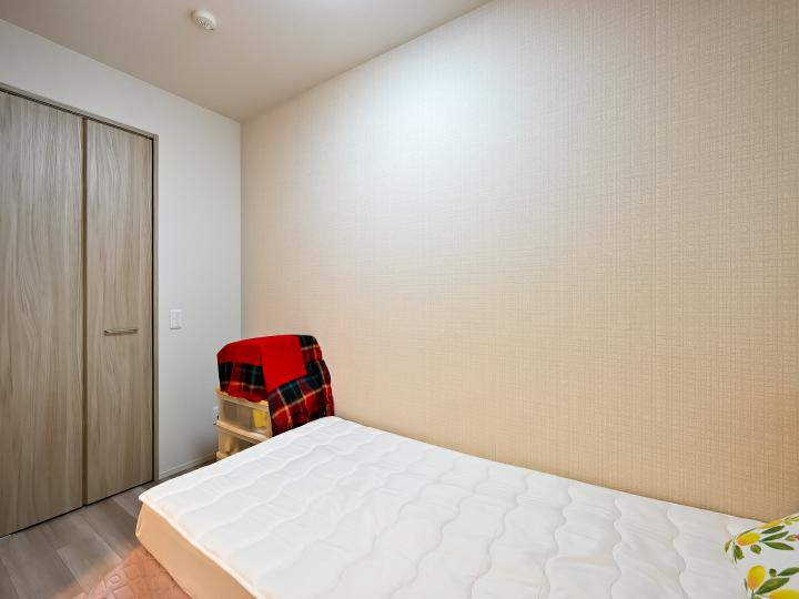 洋室にはウォークインクローゼットがございます。