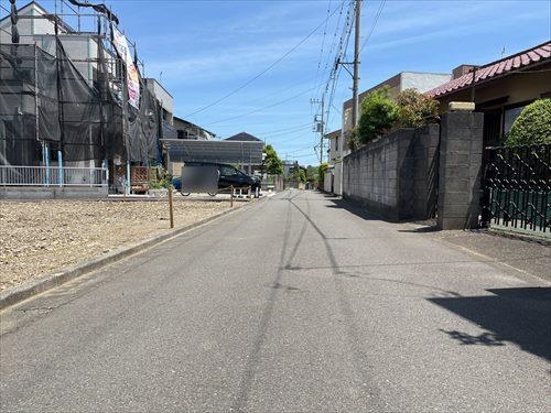 南東側道路