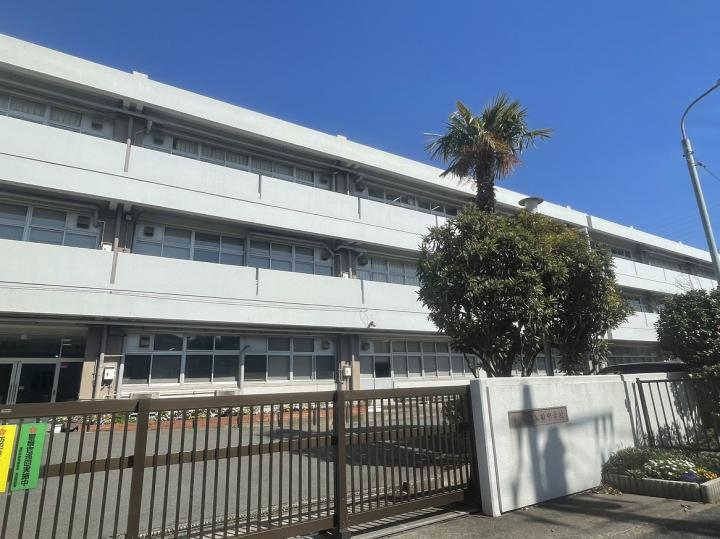 入船中学校　約1200ｍ(約15分)