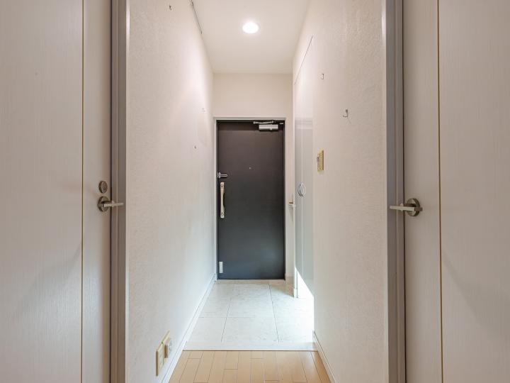 大理石調の床でおしゃれ。